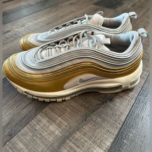 Nike Womens Air Max 97 SE Grey/Metallic Gold Size 9.5